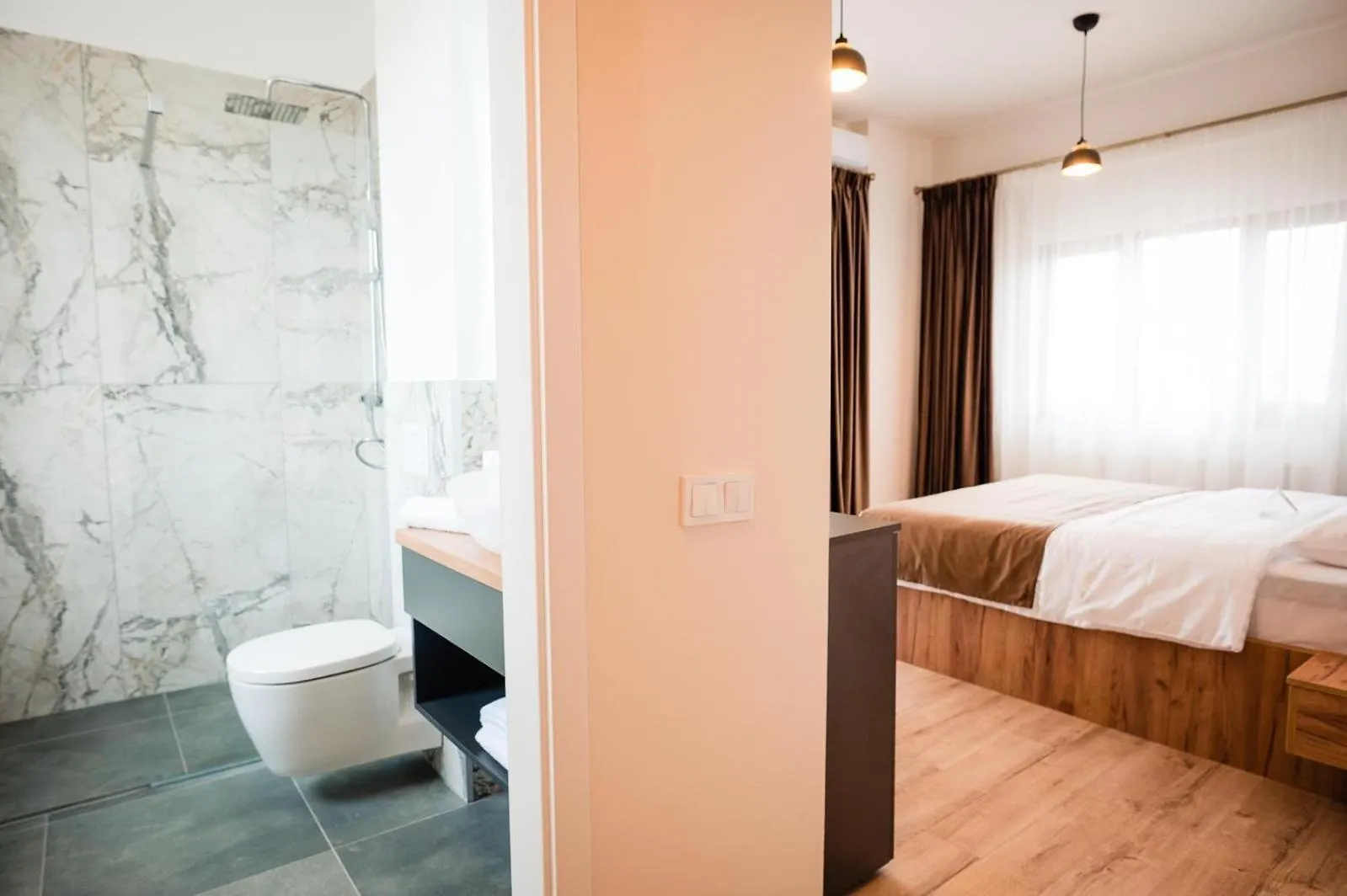 Stay At Georges And Fly Otopeni